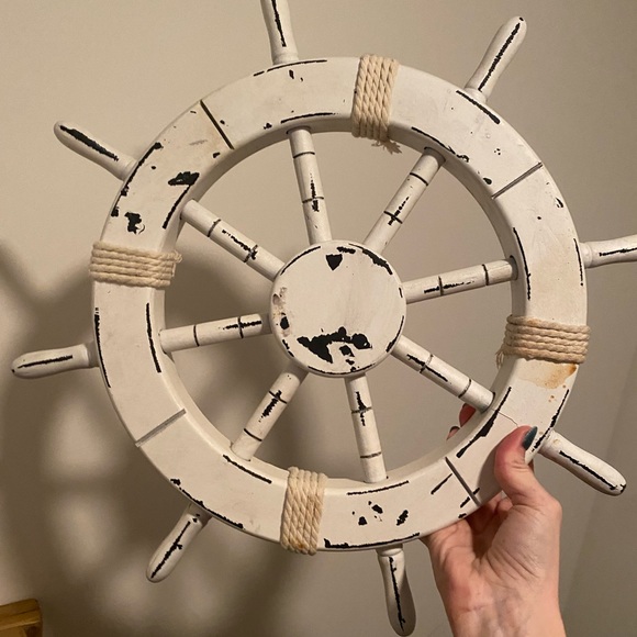 Adorable decorative ship wheel home decor - Picture 2 of 4
